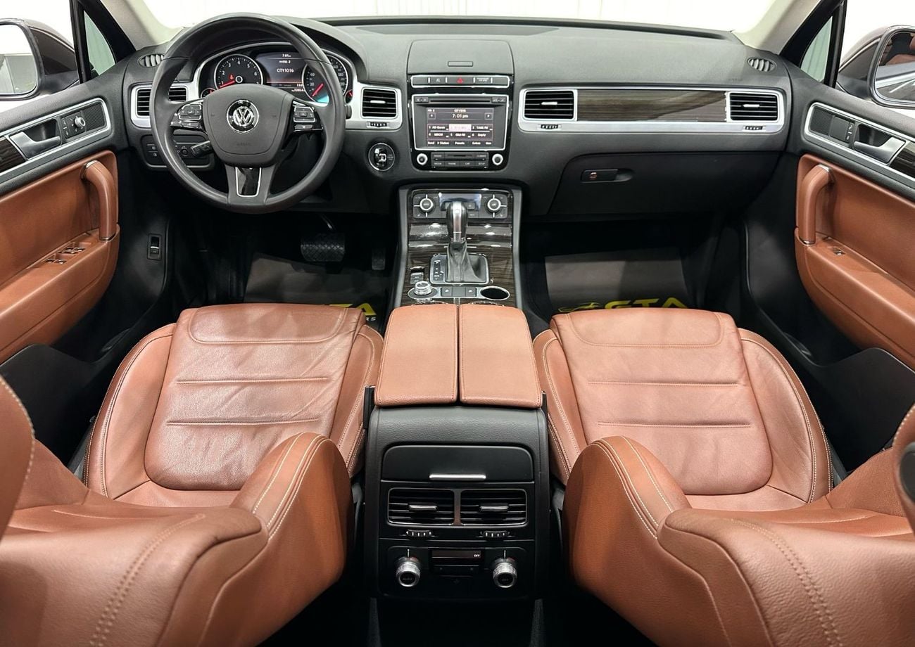Volkswagen Touareg 2016 Volkswagen Touareg, Service History, Excellent Condition, GCC