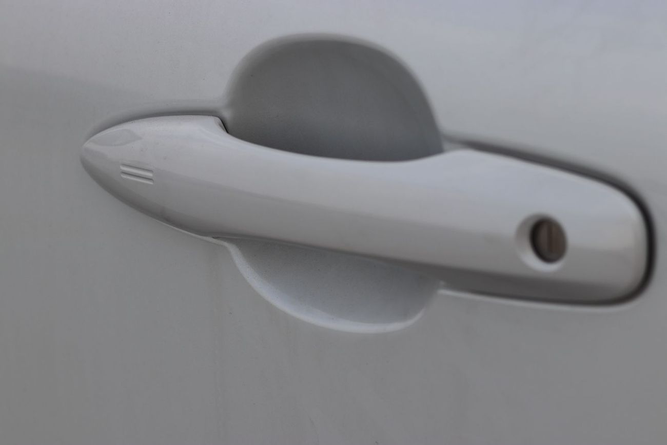 تويوتا كورولا كروس 2.0L HYBRID FACELIFT , LEATHER SEAT, ELECTRIC BACK DOOR MODEL 2025