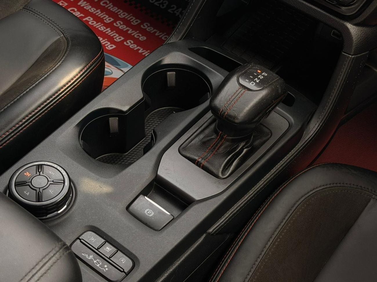 فورد رانجر RAPTOR V6 PETROL RIGHT HAND DRIVE