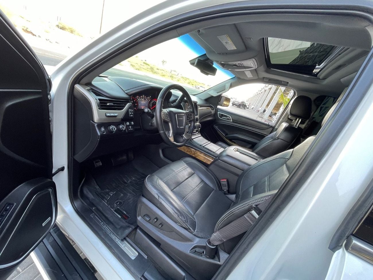 جي أم سي يوكون Denali 6.2L (8 Seater)