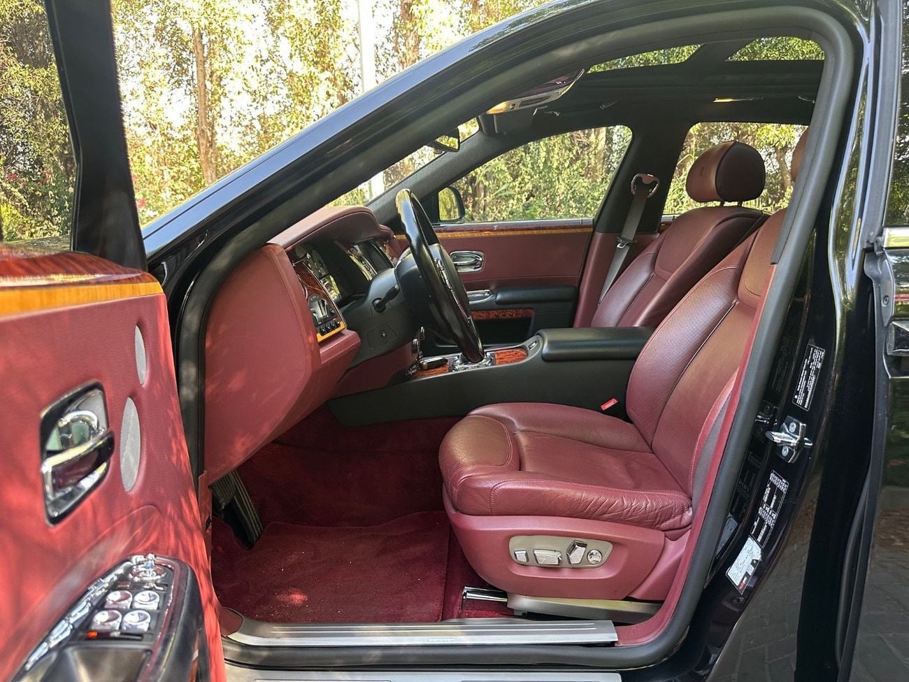 Rolls Royce Ghost SWB | 2016 | GCC Specs | Perfect Condition | V12
