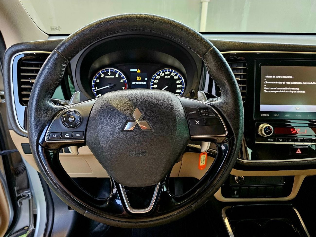 Mitsubishi Outlander GLX OUTLANDER 4WD / ORIGINAL PAINT / GCC V4 / LOW MILEAGE / SINGLE OWNER