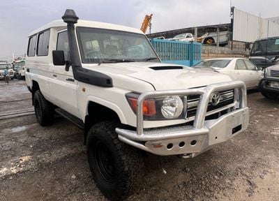 تويوتا لاند كروزر Diesel Engine ,Right Hand Drive  3 Doors Hardtop ,2011 Model