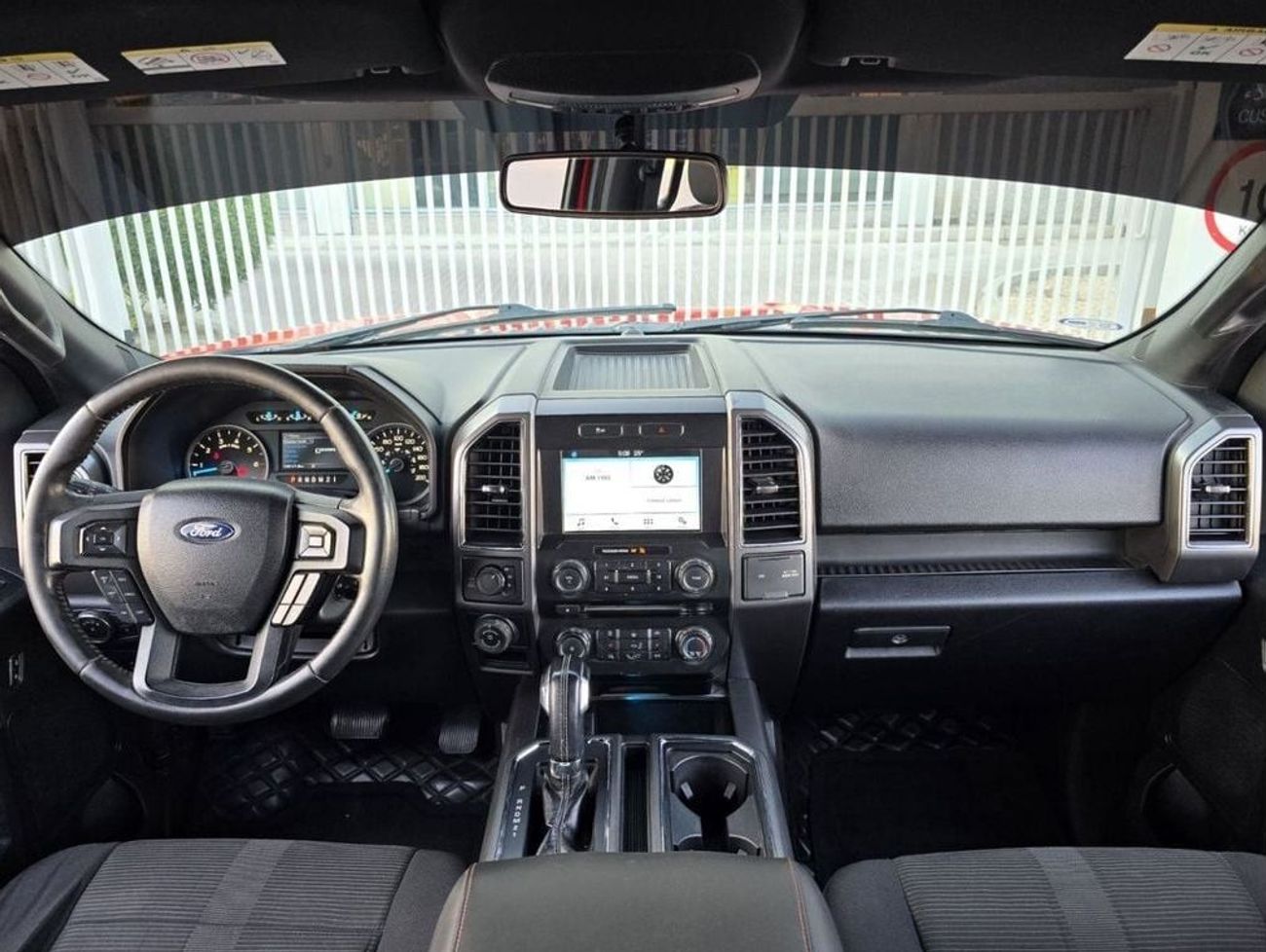 Ford F 150 XLT 5.0L (396 HP) FORD F-150 2017 GCC V8 PERFECT CONDITION