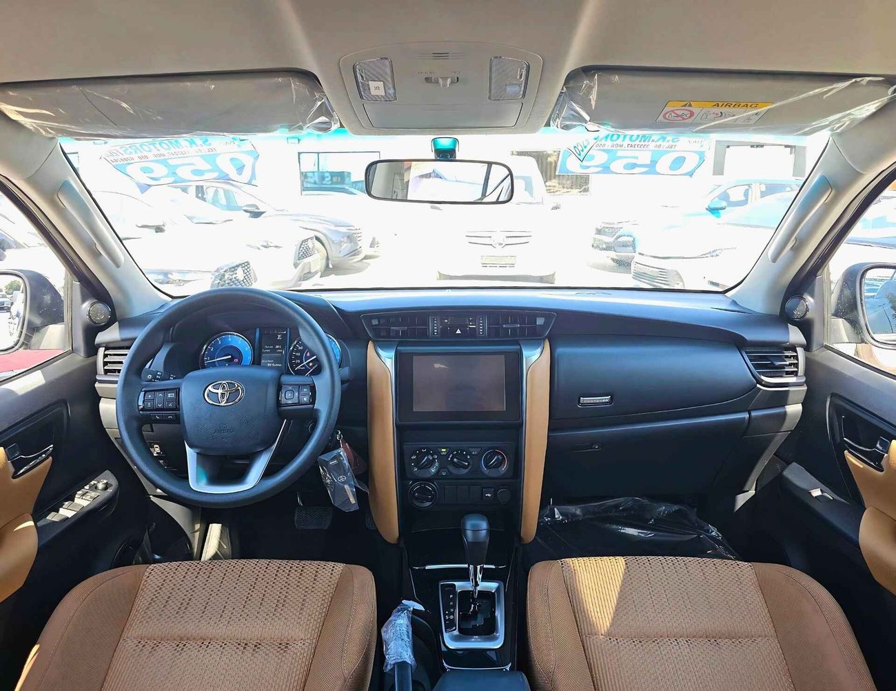 Toyota Fortuner BASIC / 2.7L PETROL / ALLOY WHEELS / MANUAL A/C / 4WD (CODE# BASIC)