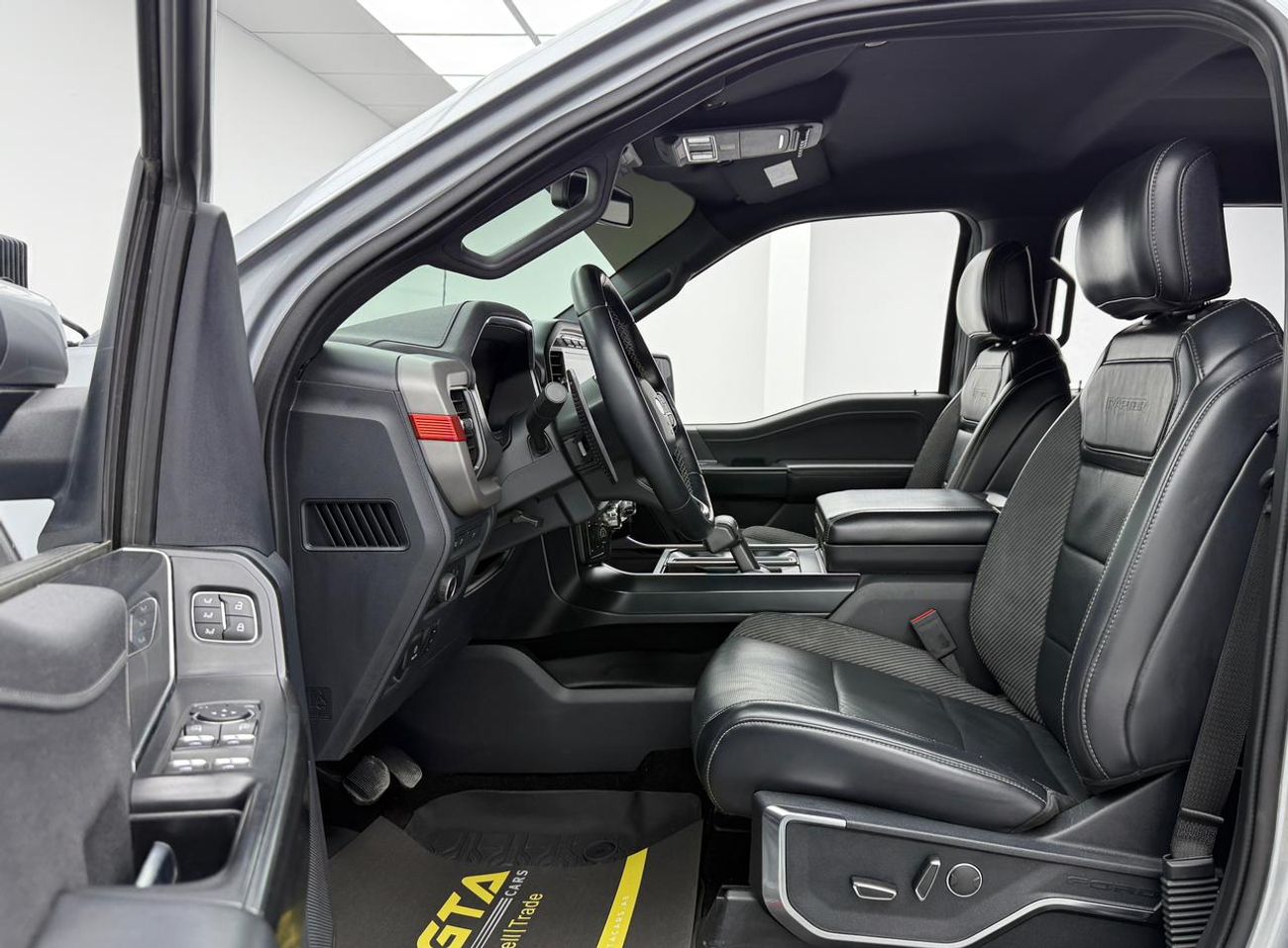 Ford F 150 Raptor 2022 Ford F-150 Raptor, Aug/2028 Ford Warranty + Service Package, Ford Full Service History, GCC