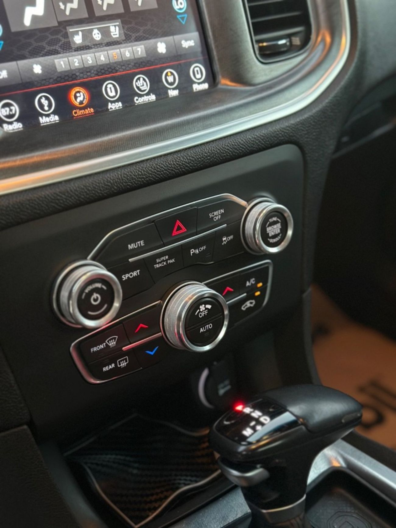 دودج تشارجر Daytona R/T 5.7L