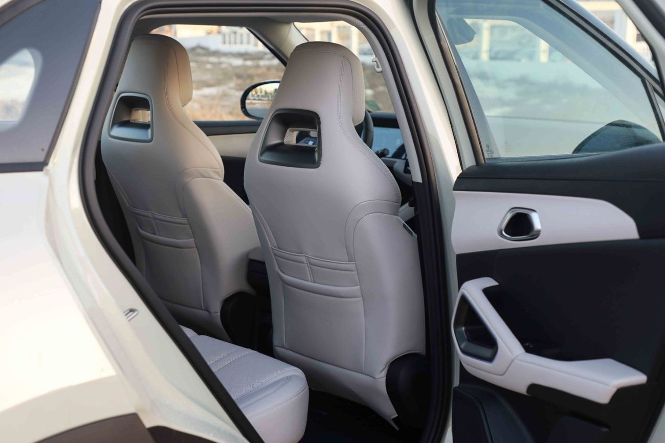 BYD Yuan Up 2024 BYD YUAN UP TRANSCEND - GREEN inside BEIGE | Export Only