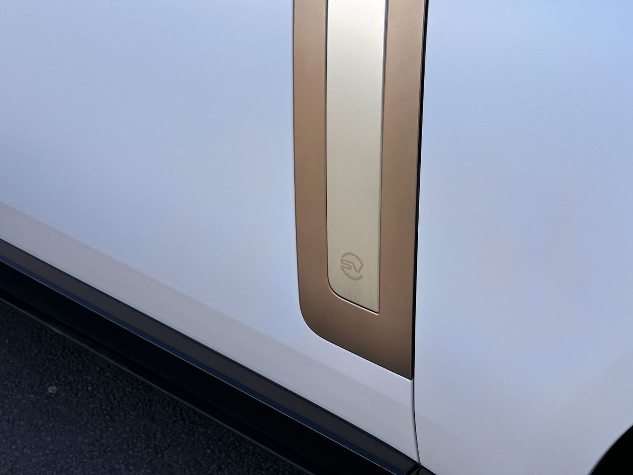 لاند روفر رينج روفر SV 4.4L P615 V8 Right Hand Drive