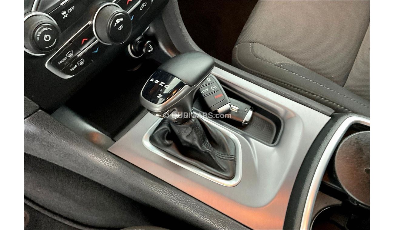 Dodge Charger SXT / SE