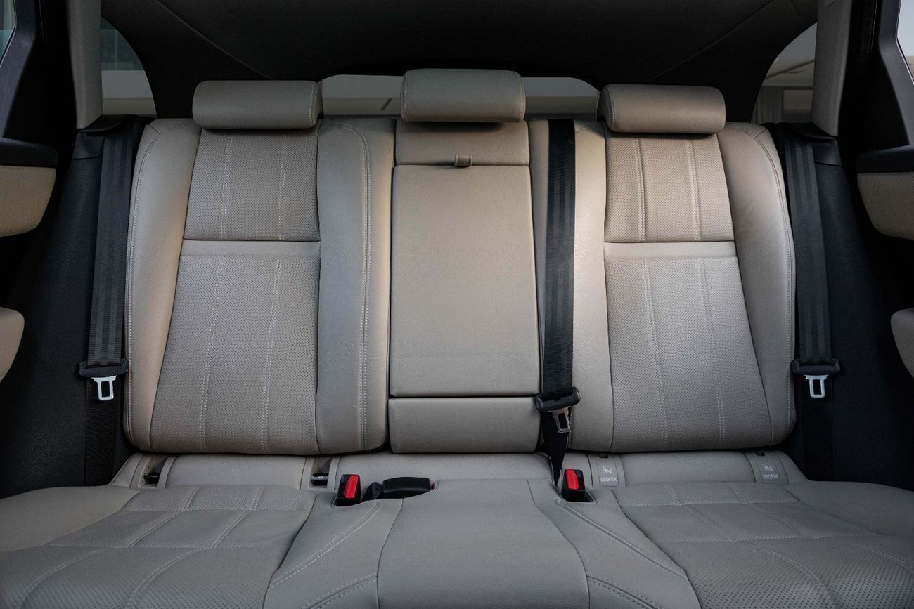 لاند روفر رينج روفر فيلار R-Dynamic P250 | 4,211 P.M | 0% Downpayment | Al Tayer Warranty