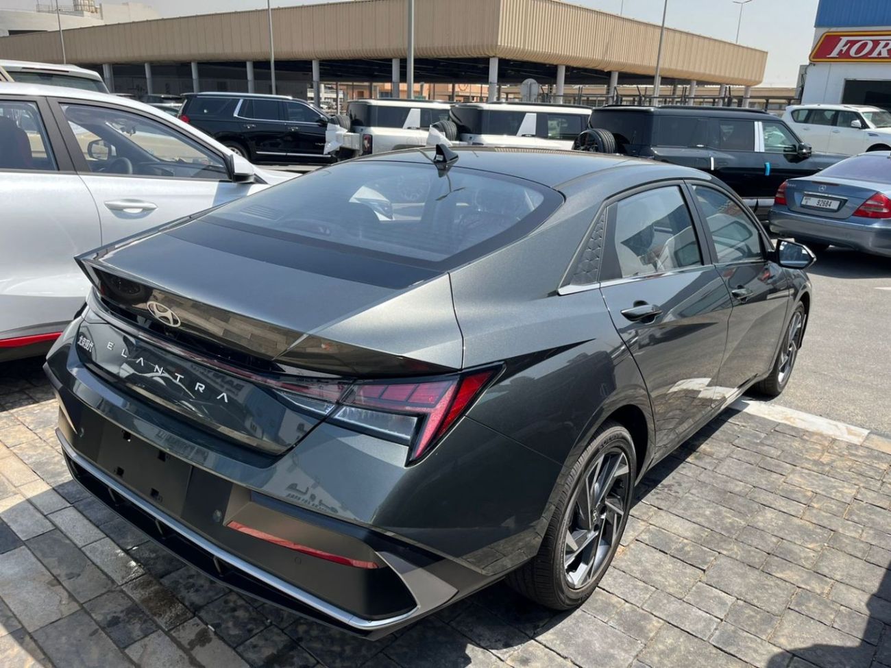 هيونداي إلانترا 1.5L Full Option CVT Grey