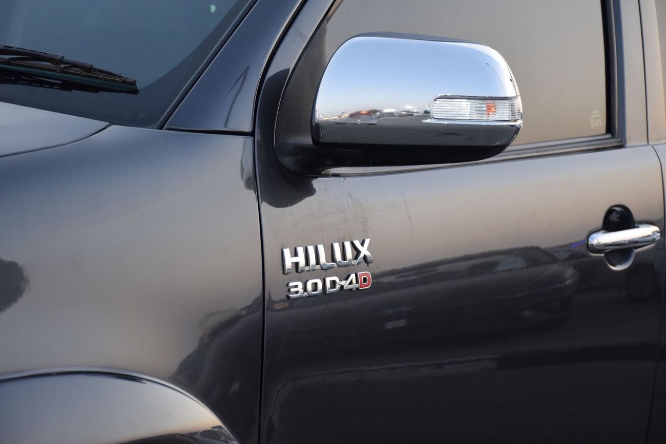 تويوتا هيلوكس 4x4 Diesel 3.0L Right Hand (Export Only)