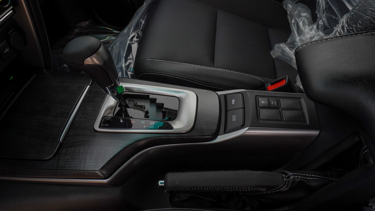 تويوتا فورتونر SR5 4.0L V6