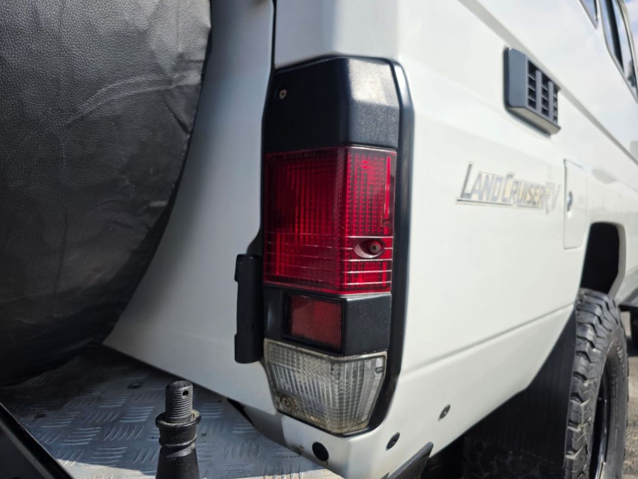 Toyota Land Cruiser TOYOTA LAND CRUISER HARDTOP SUV RHD 1999 MODEL 4.2 L DIESEL MANUAL(PM00008)