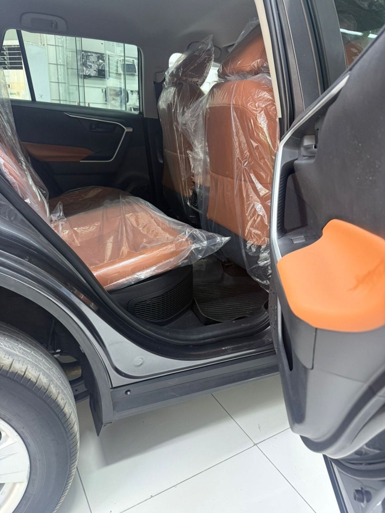 Toyota RAV4 LE 2.5L (219 HP)