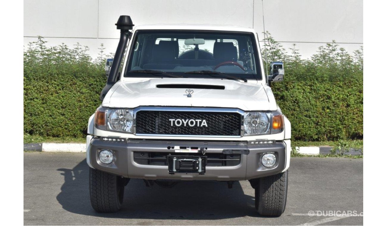 Toyota Land Cruiser Pick Up 79 DOUBLE CABIN LIMITED LX V8 4.5L TURBO DIESEL MANUAL TRANSMISSION