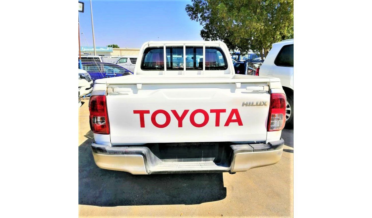 Toyota Hilux 4x2  petrol