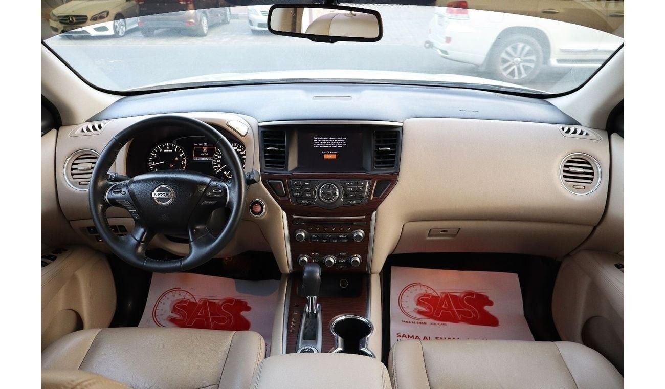 Nissan Pathfinder SV 3.5L (260 HP) 4WD