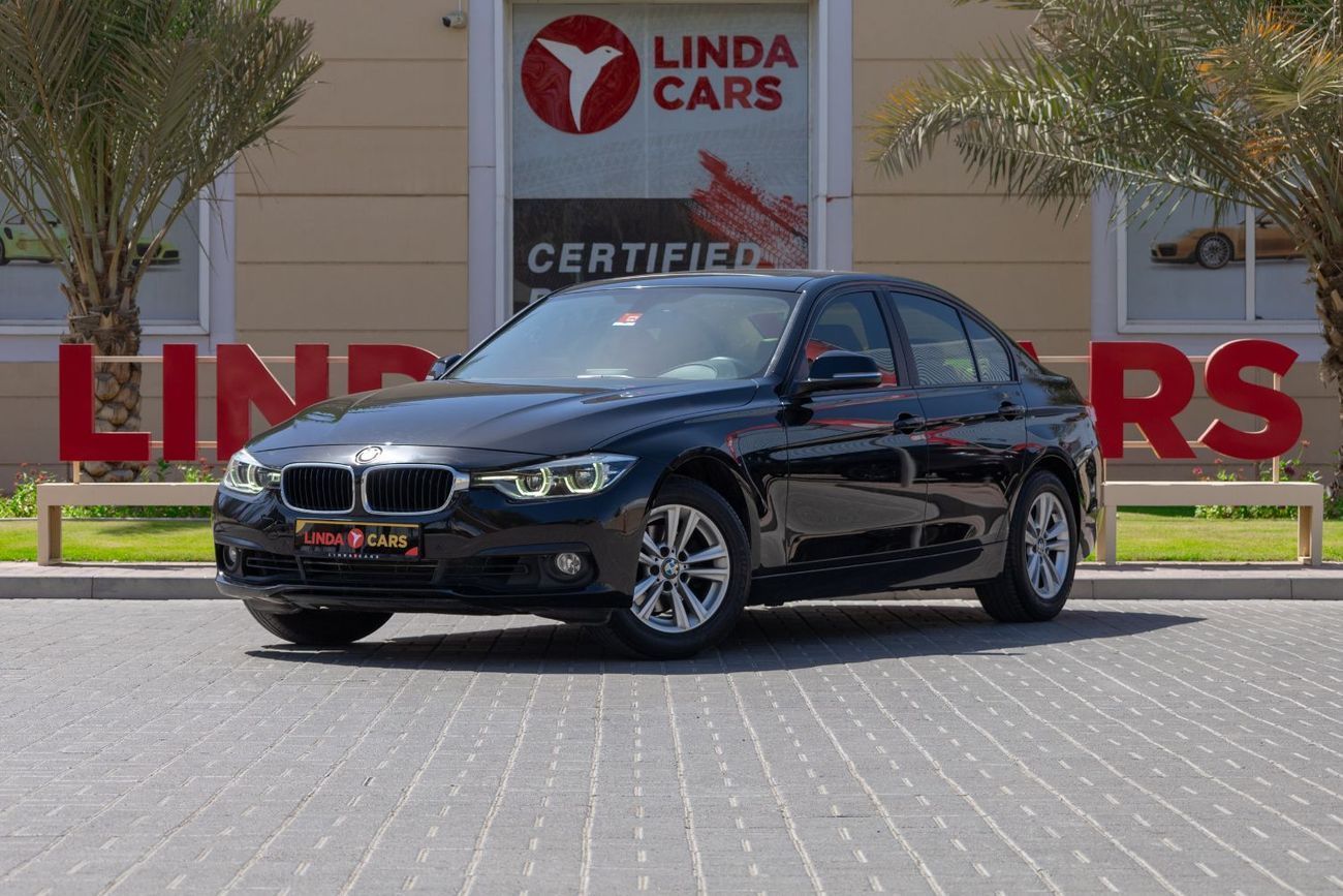 BMW 318i BMW 318i Executive 2018 GCC under Warranty with Flexible Down-Payment.