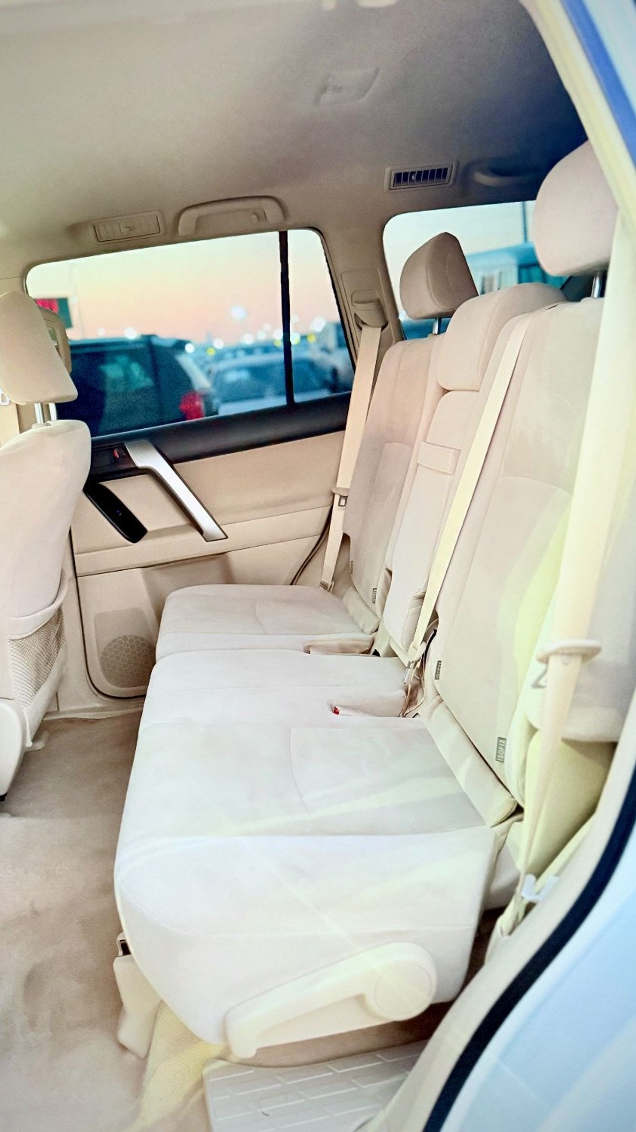 تويوتا برادو GXR 2018 V6 Full option Sunroof, Coolbox , Electric seats top of The Range