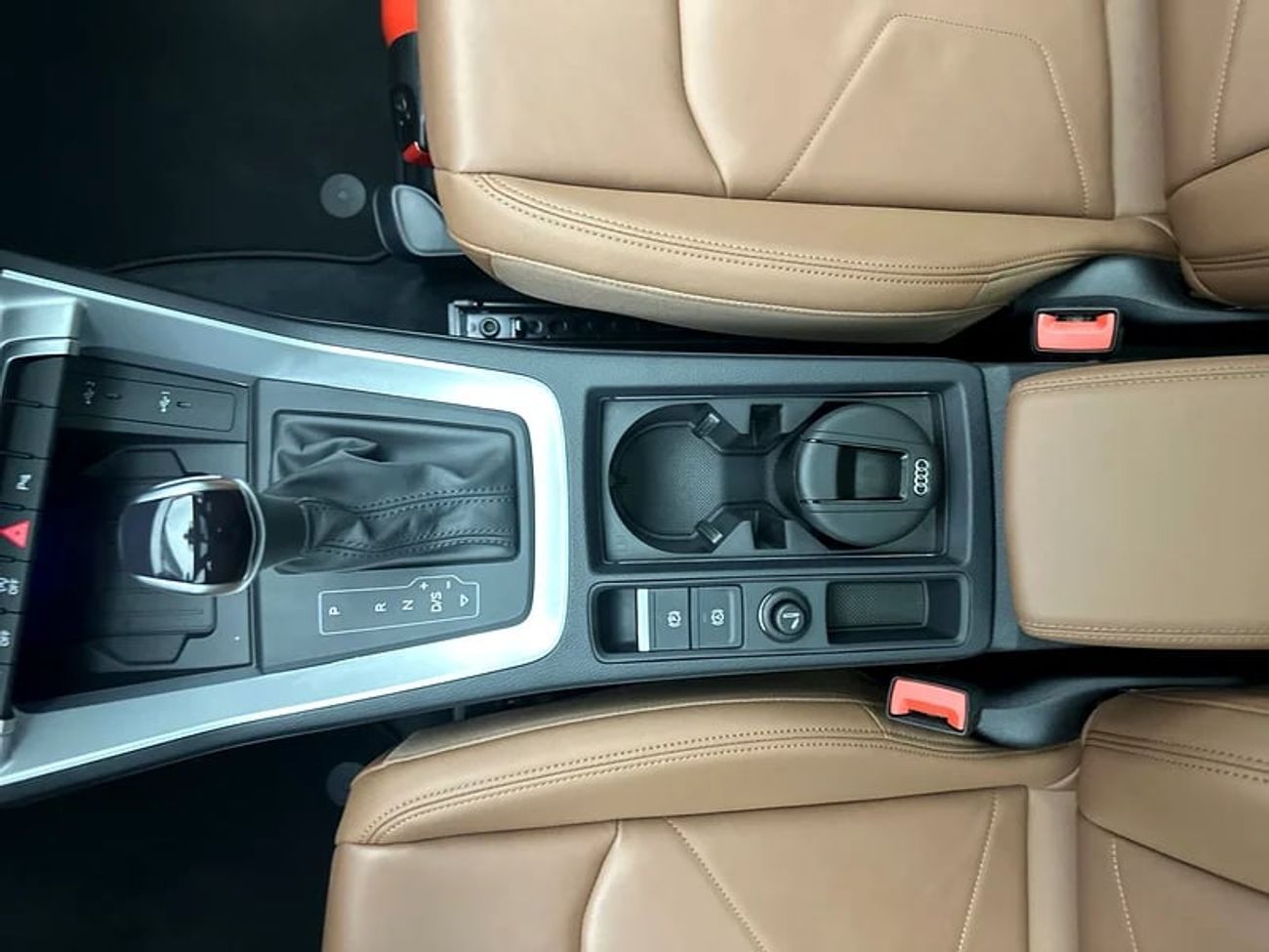 أودي Q3 Sportback 40 TFSI quat 180hp S line (Ref# 1172633)