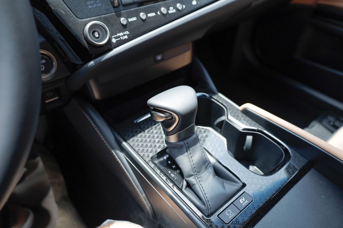 لكزس ES300h LEXUS ES300 HYBRID - PRIME - 3.5L - 2025 MODEL -