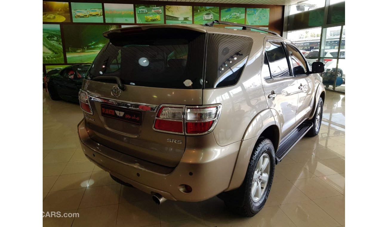 Toyota Fortuner v6