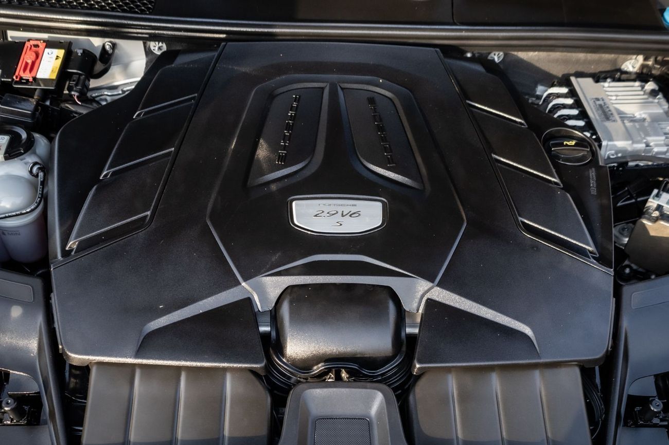 Porsche Cayenne S 2.9L (440 HP)