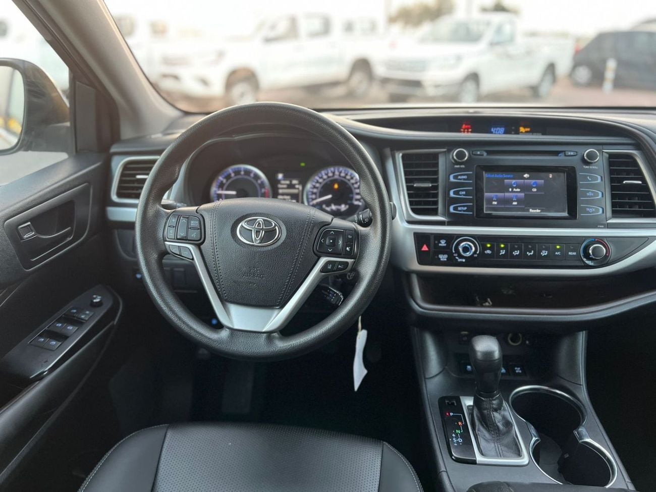 Toyota Highlander LE (NON GCC) 2019 Toyota Highlander 3.5L V6 - AWD 4x4 - Rear Camera - Leather seat 7 -