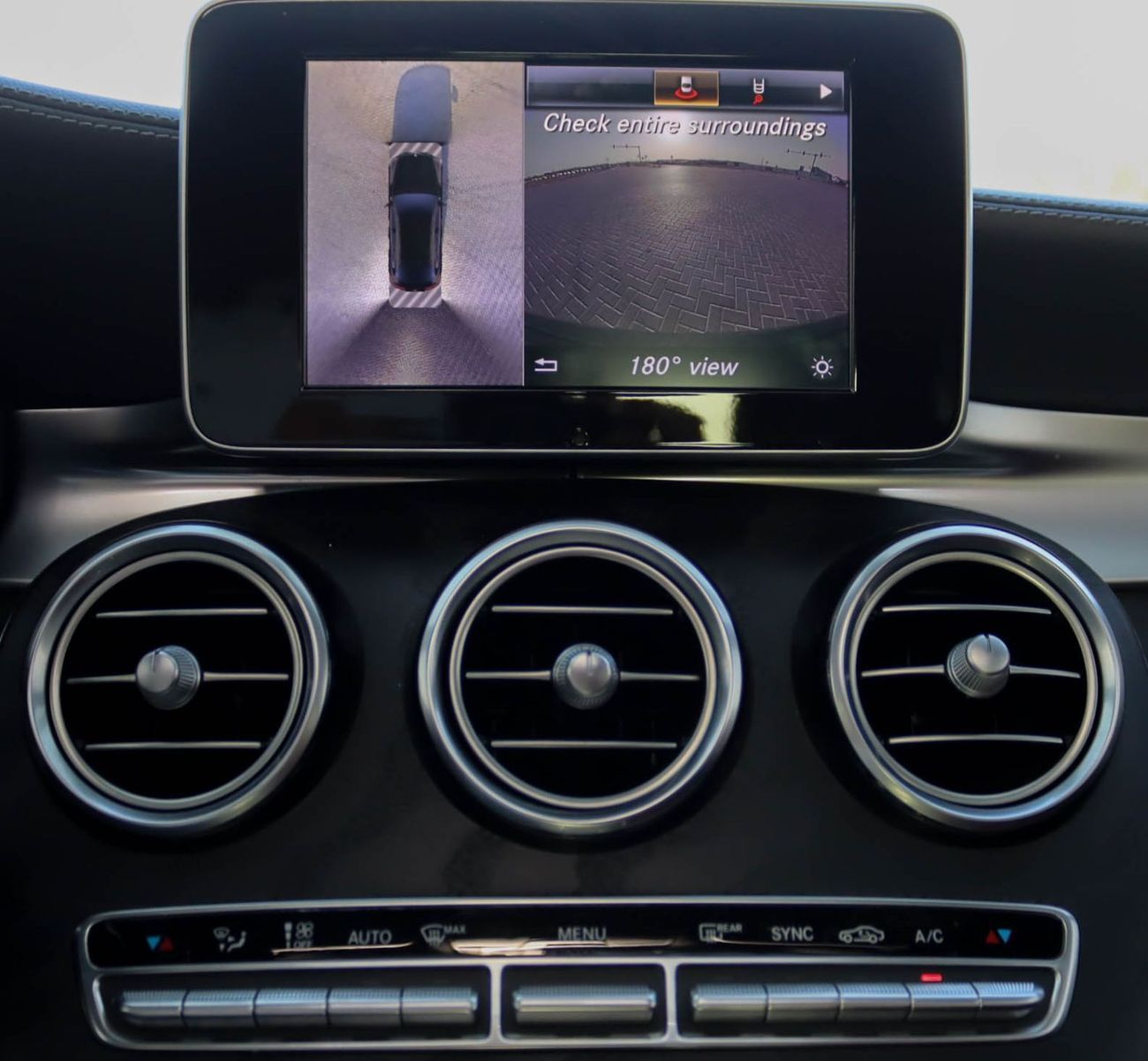 مرسيدس بنز GLC 250 Mercedes GLC 250/4MATIC 2018, GCC original paint accident-free, in excellent condition 2300