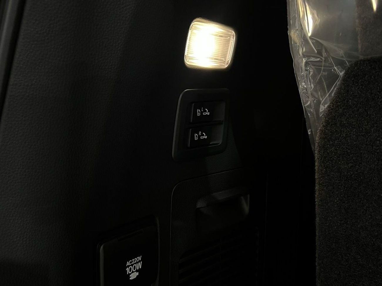 Toyota Land Cruiser TOYOTA LC300 VX 4.0L - Toyota LC300 VX 4.0L (Inside Black) EXPORT ONLY