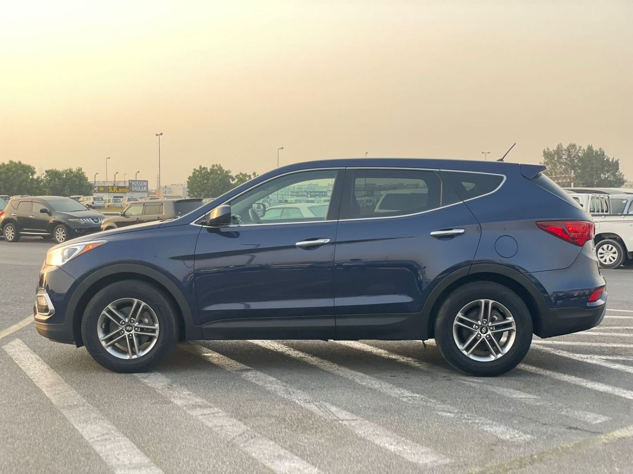 Hyundai Santa Fe 2018 Hyundai Santa Fe 2.4L V4 Sports - Rear CAM - Leather Seats - Cruise Control - 108,000 Mileage