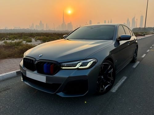 بي أم دبليو 530i /M Sport kit/Gcc spec/Warranty and Service contract