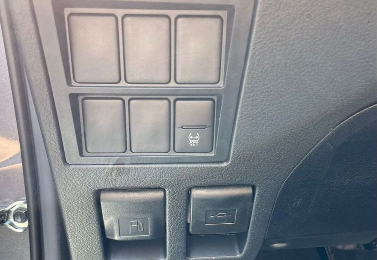 Toyota Fortuner Toyota Fortuner 2.7 L Suv 4WD 5 Doors