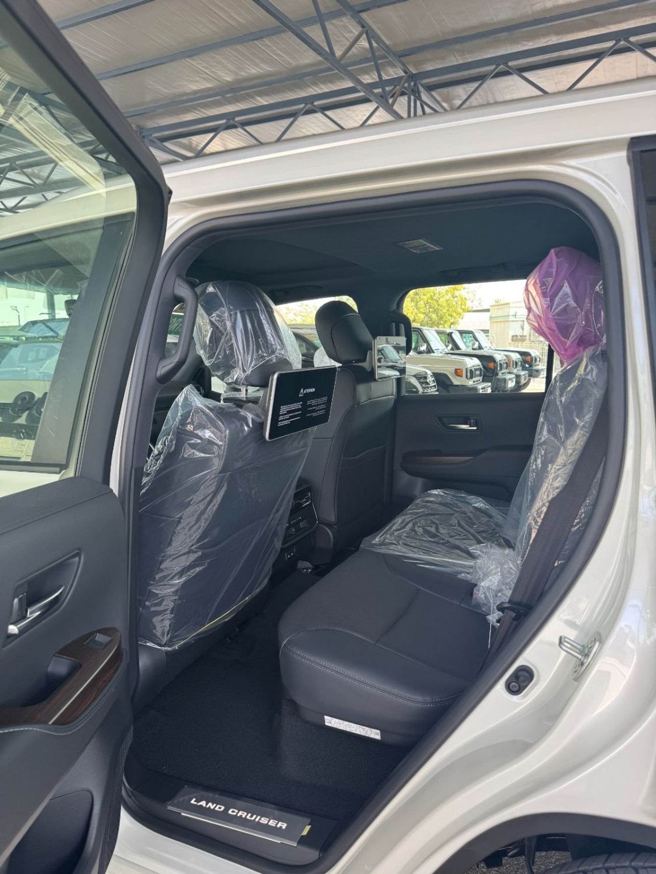 Toyota Land Cruiser 2026 GXR HIGH 4.0 V6 ** EXPORT ONLY **التصدير فقط خارج الخليج***