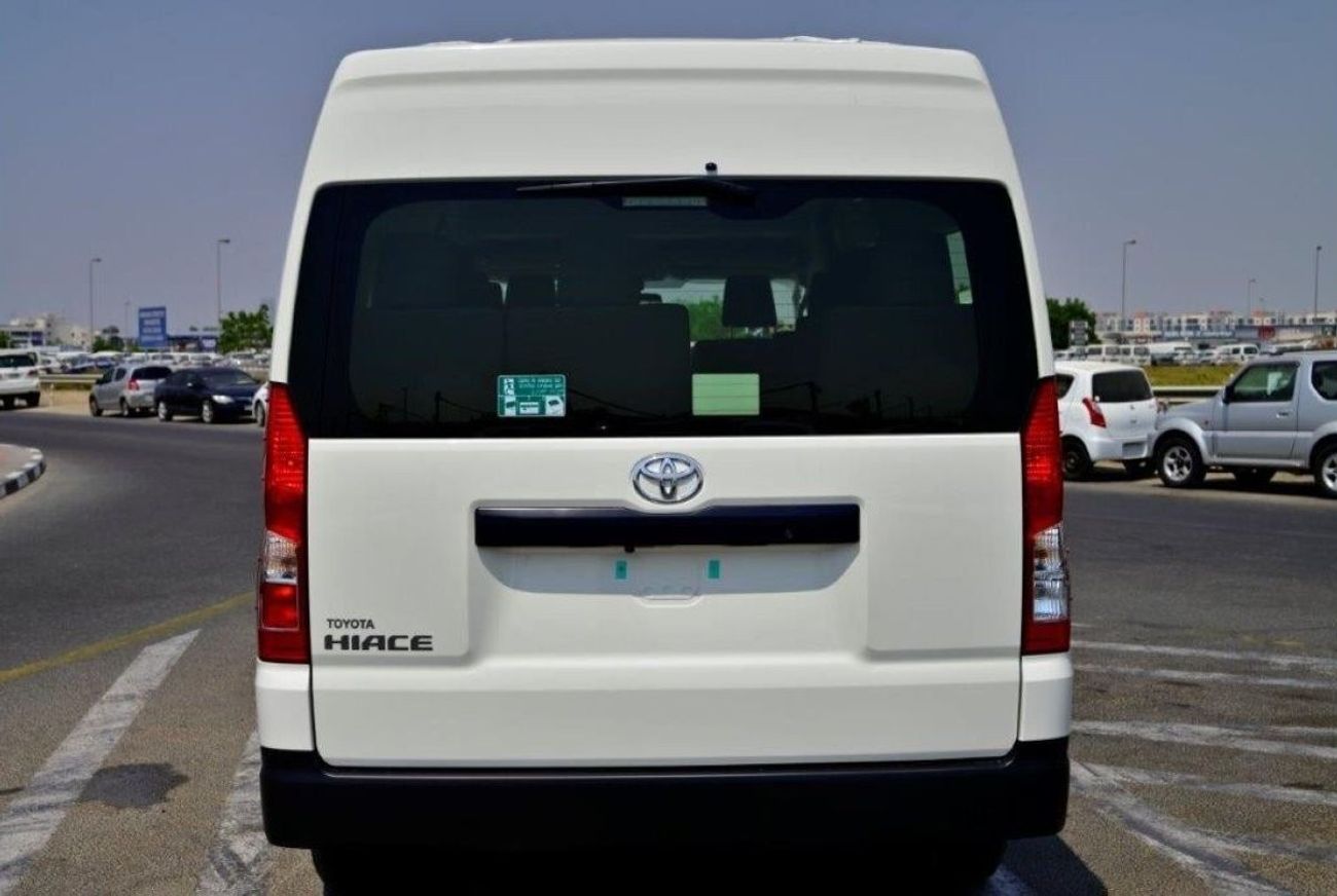تويوتا هاياس Highroof 2.8L Diesel 13 Seater Manual Transmission