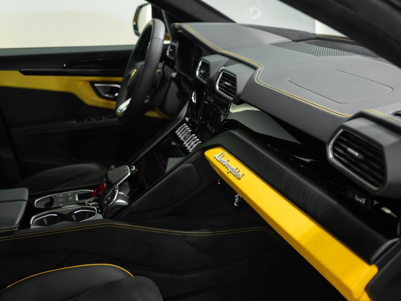 Lamborghini Urus S 4.0T V8 S | 2024 | Low Mileage | Full Option | No Accident