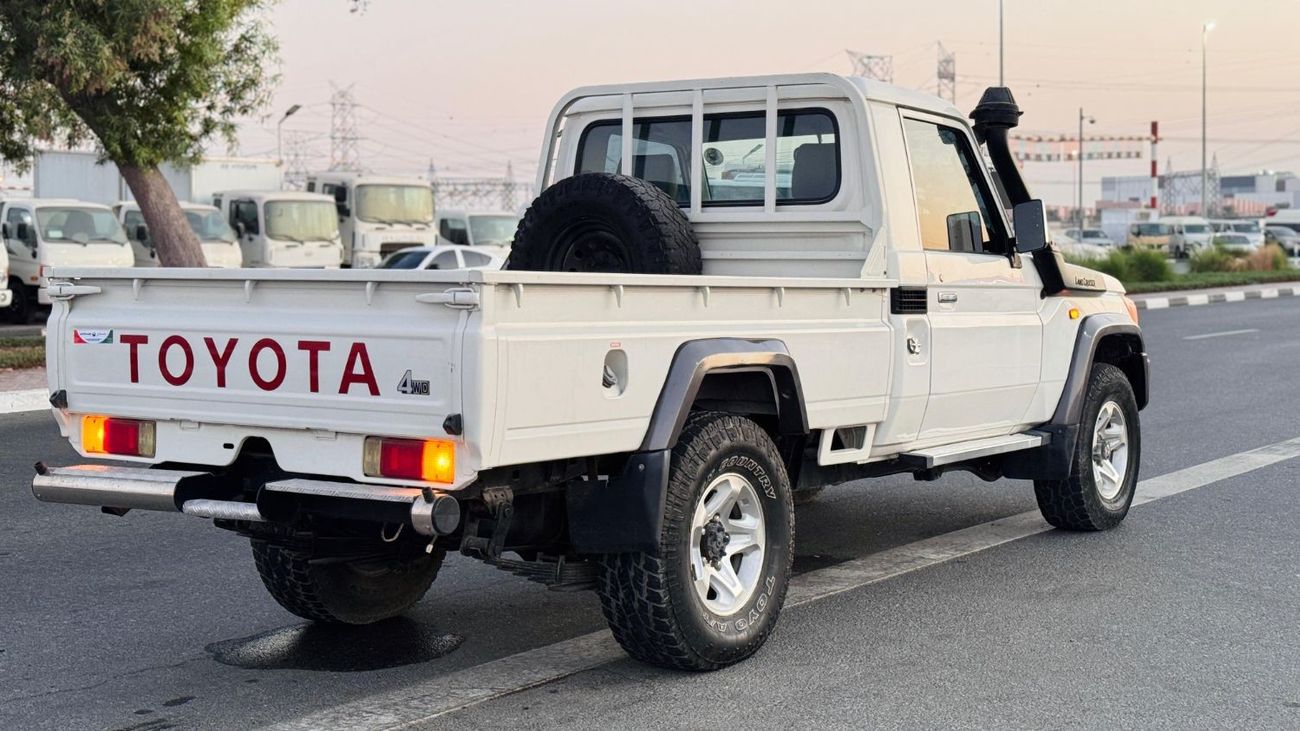 تويوتا لاند كروزر بيك آب SINGLE CABIN | 2016 | 4.5L DIESEL | MANUAL TRANSMISSION | RHD | AIR SNORKEL