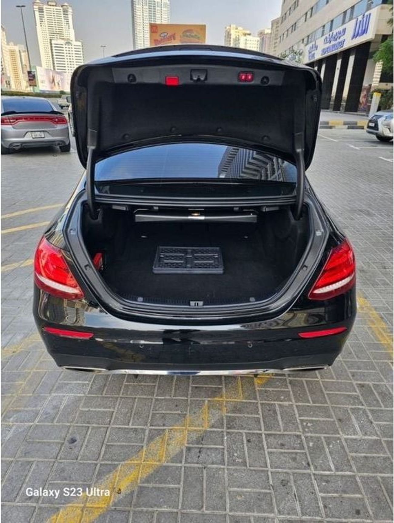 Mercedes-Benz E300 Panoramic