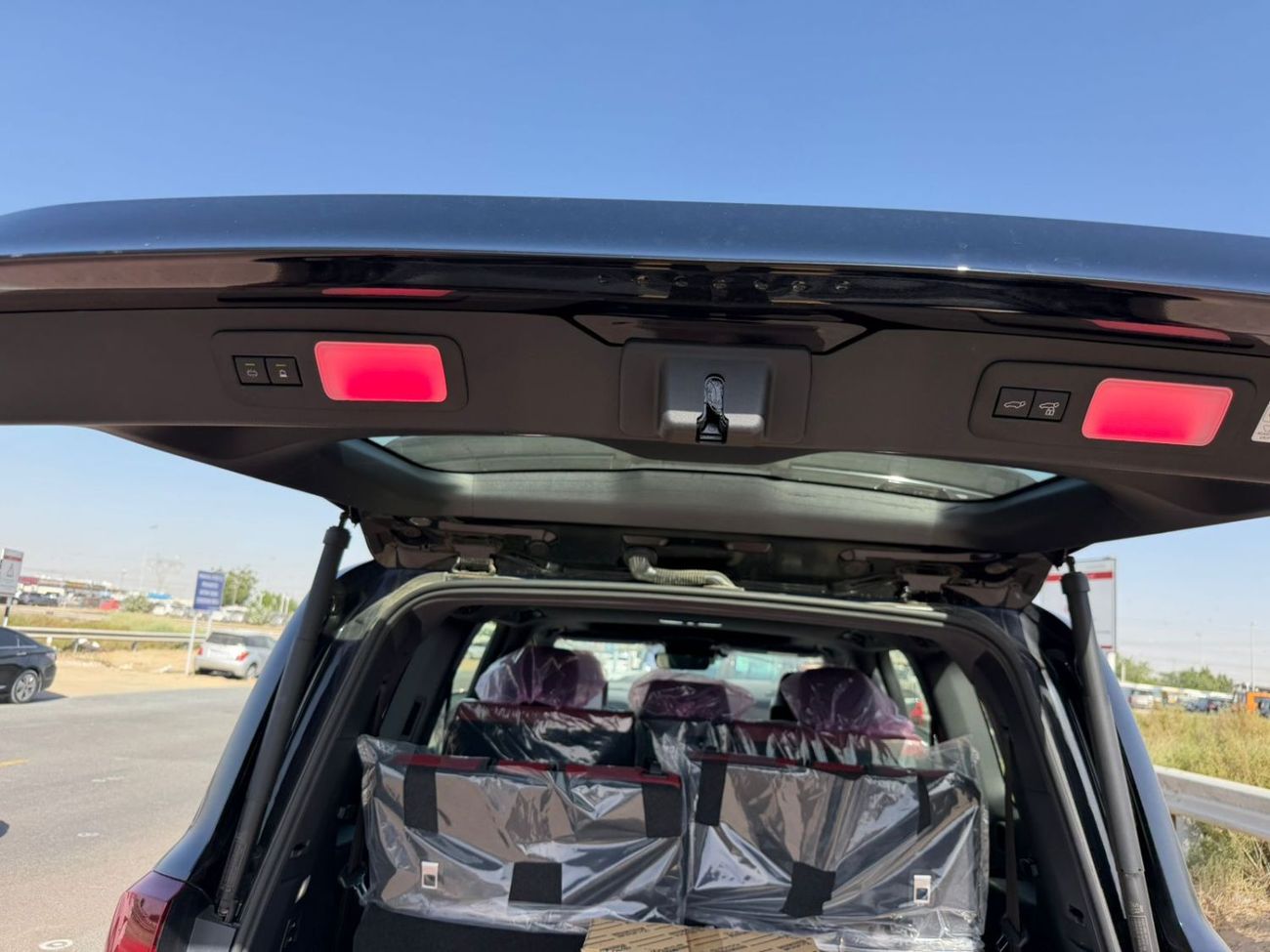 تويوتا لاند كروزر Toyota Land Cruiser VXR 3.5 2026 Full option Oman