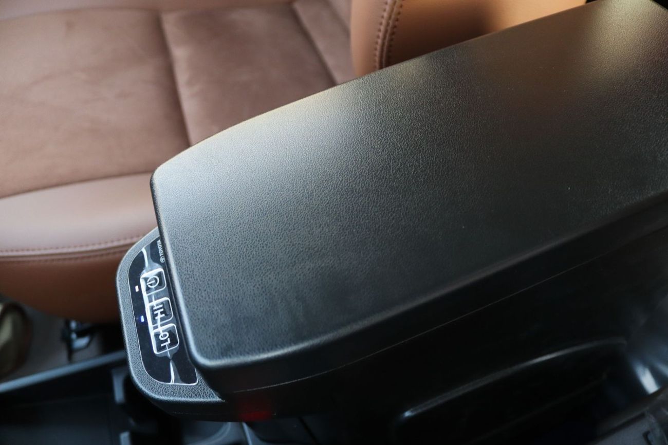 Toyota Land Cruiser Pick Up 2025 LAND CRUISER GRJ 79 4.0 V6 FULL **التصدير فقط خارج الخليج*****EXPORT ONLY