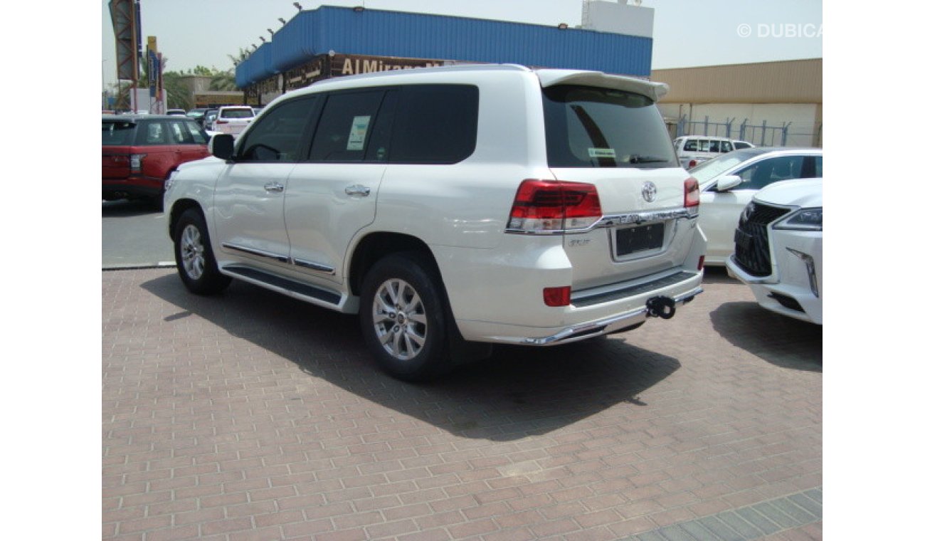 Toyota Land Cruiser GXR V8