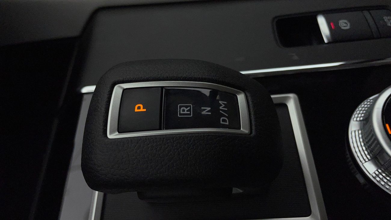 ميتسوبيشي آوتلاندر MIDLINE WITH SUNROOF 2.5 | بدون دفعة مقدمة | اختبار القيادة في المنزل