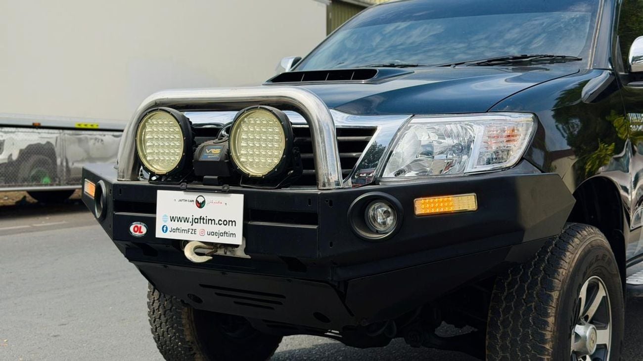 Toyota Hilux HEAVY BULL BAR INSTALLED | DOUBLE CABIN | MT | 4WD | 3.0 DIESEL ENGINE