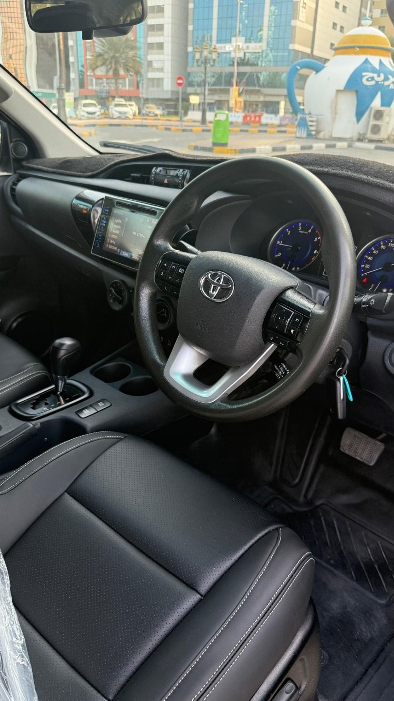 Toyota Hilux SR5 shape