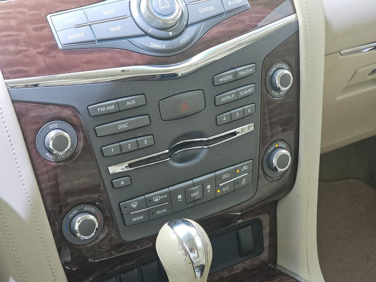 نيسان باترول SE T2 LEATHER