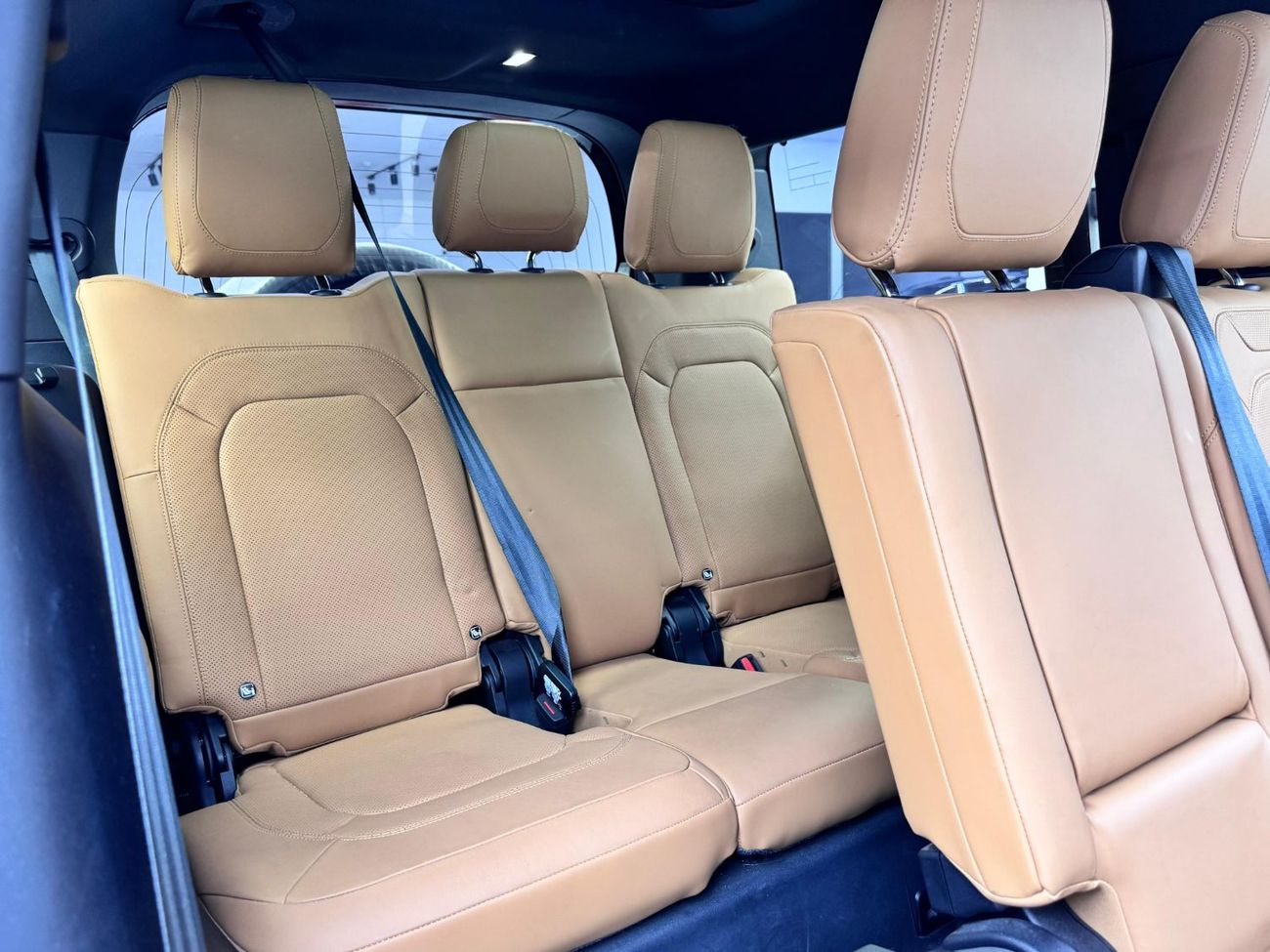 Land Rover Defender 2023 Land Rover Defender 130 P400 HSE, 2028 Land Rover Warranty and Service Contract,  GCC