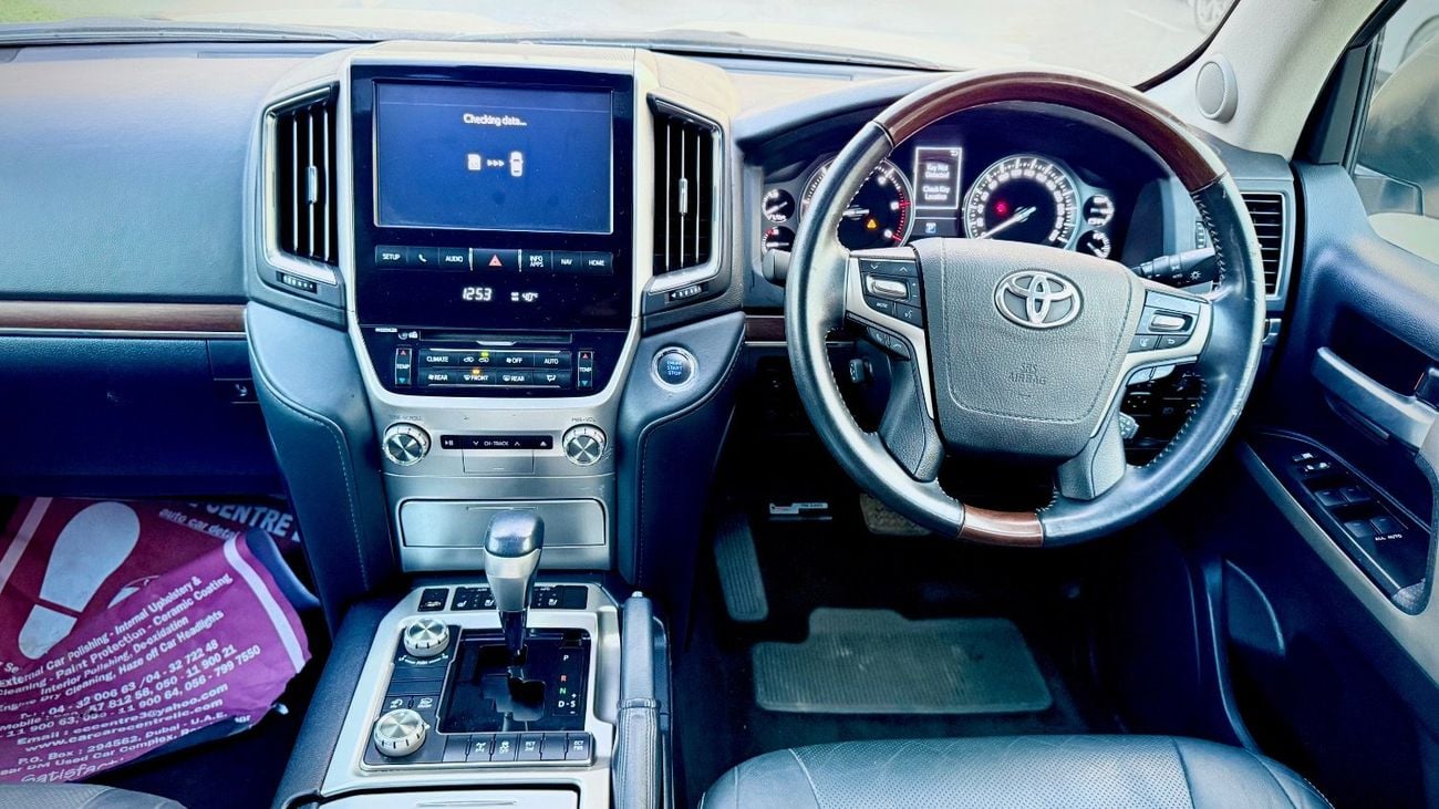 Toyota Land Cruiser 2021 Facelift 2023 Shape SAHARA V8 RHD DIESEL ENGINE FULL OPTION