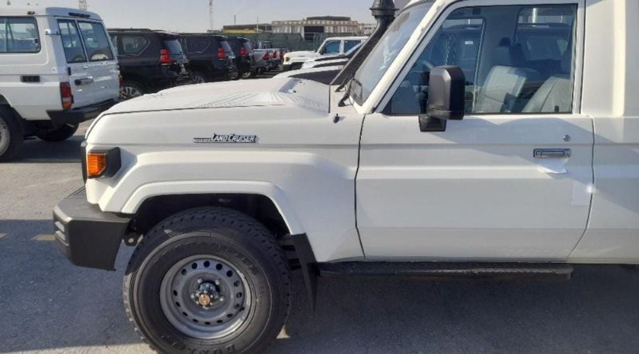 تويوتا لاند كروزر 70 LC78 Hardtop 3 Doors 4.2L Diesel V6 Model 2025